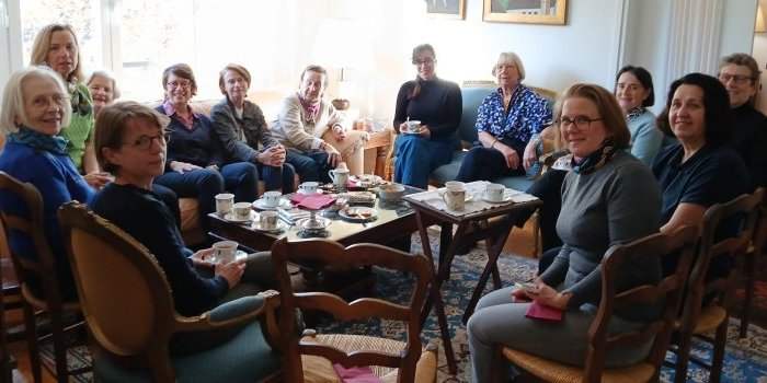 Café collecte de livres pour l'arbre de Noël de l'hôpital Necker