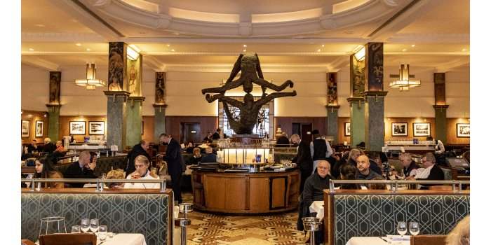 Visite-goûter de La Coupole, brasserie des Années Folles, 