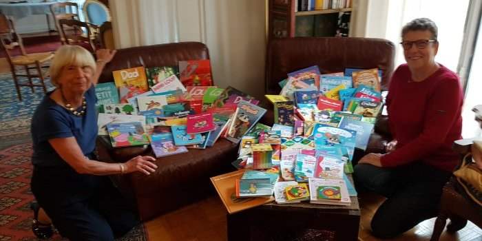 Café collecte de livres pour l'arbre de Noël de l'hôpital Necker