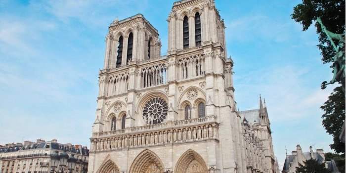Notre Dame de Paris , quels chantiers ! (1er groupe)