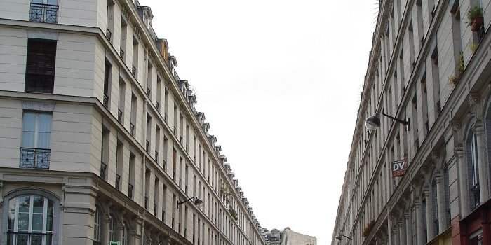 Visite de la rue des Immeubles Industriels : cité idéale des artisans du meuble